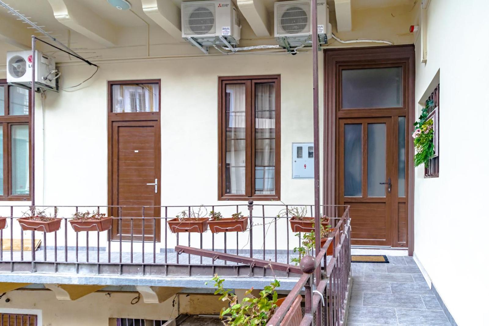 Mandina Studios On A Main Square Zagabria Esterno foto